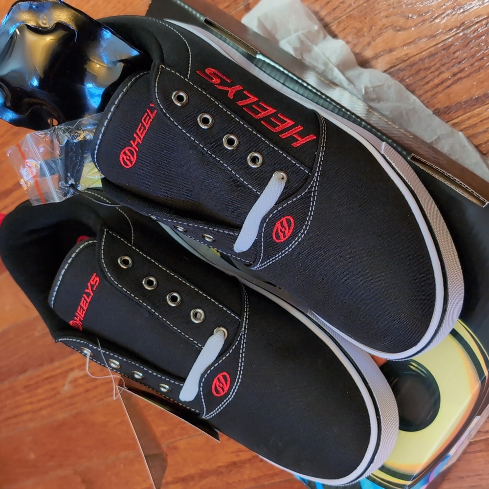 Heelys Pro 20 Mens Shoe Size 11 Black Red Tool Red Wheels Box Included New - Picture 5 of 11